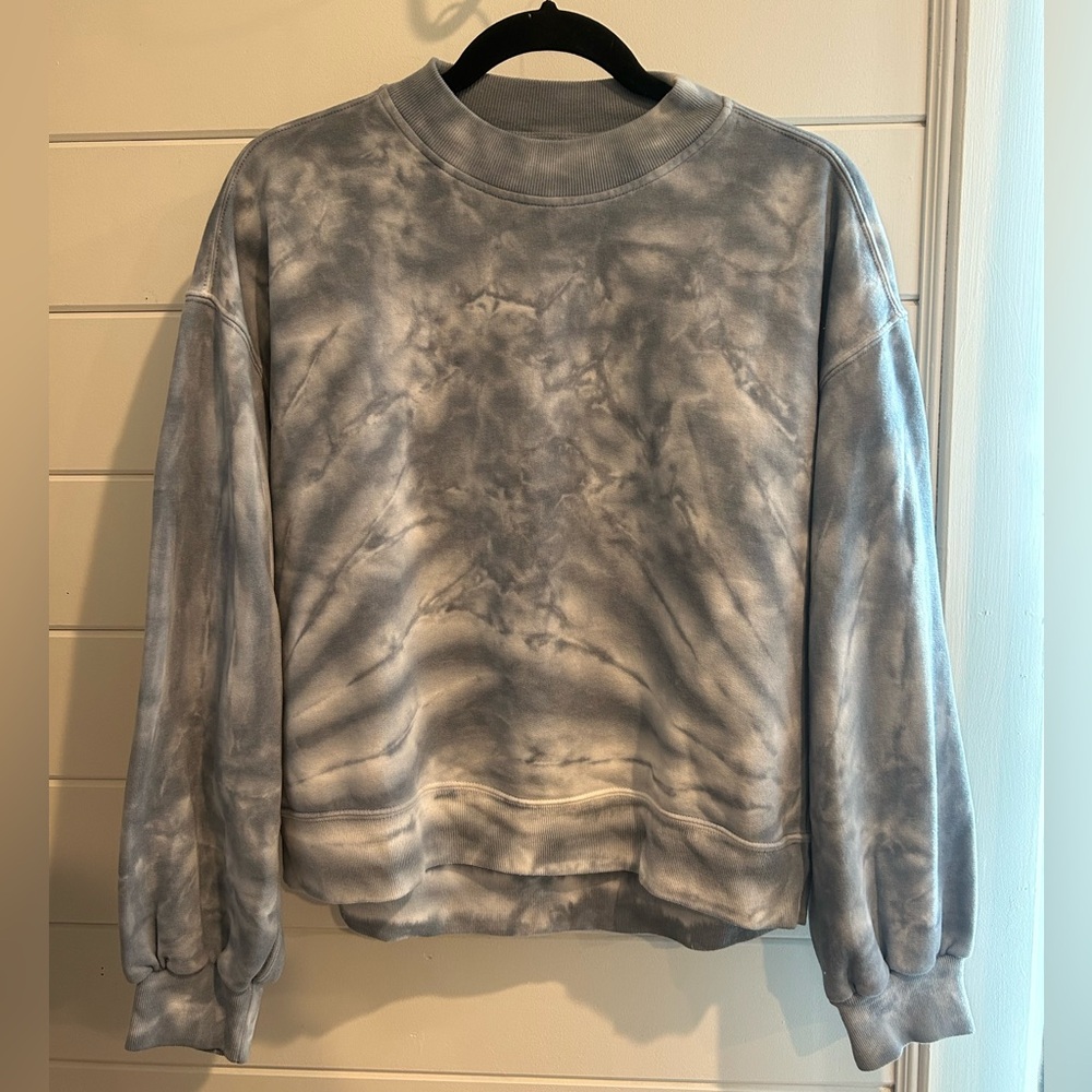Abercrombie crewneck size M